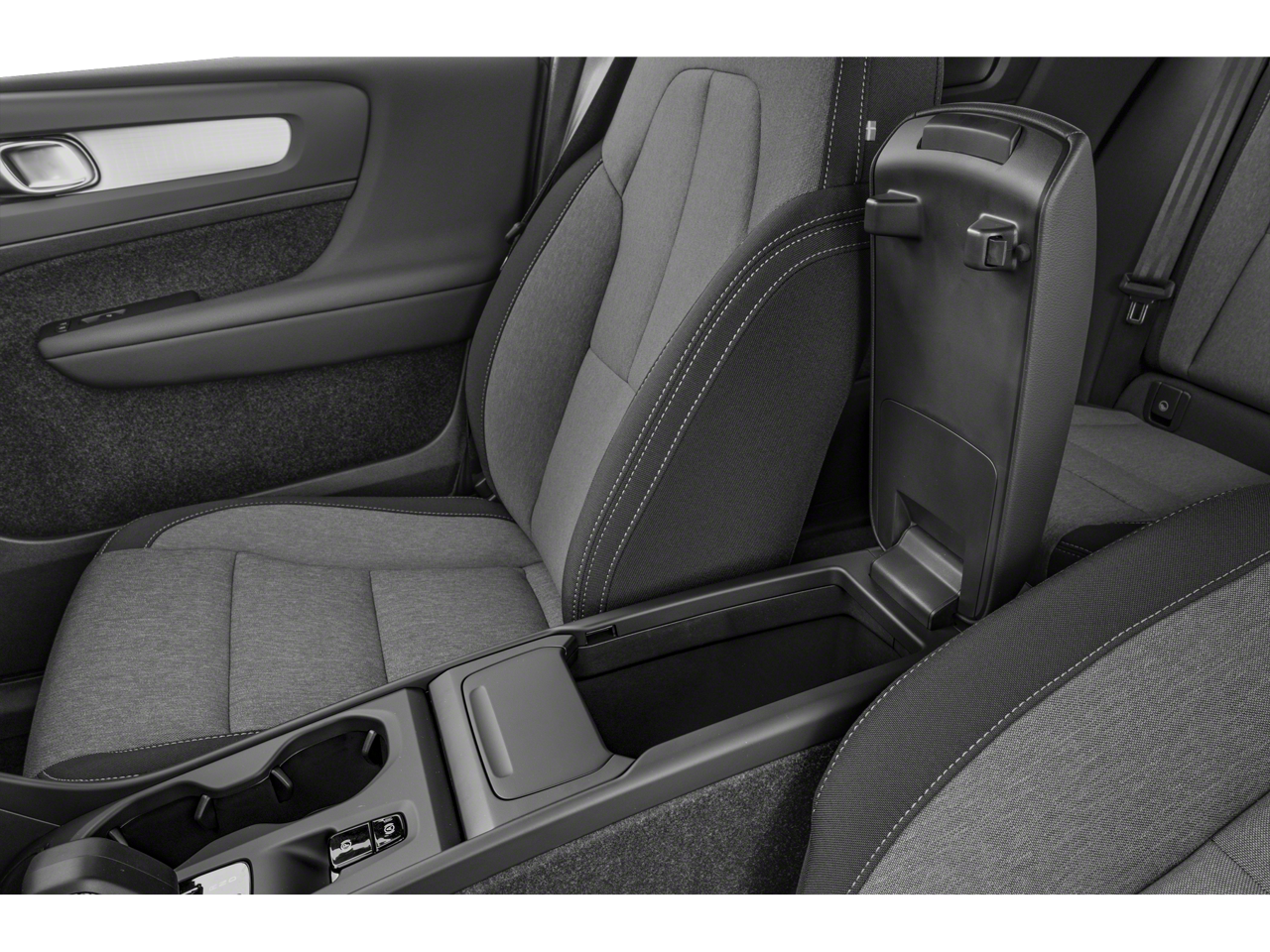 2025 Volvo XC40 B5 Ultra Bright Theme