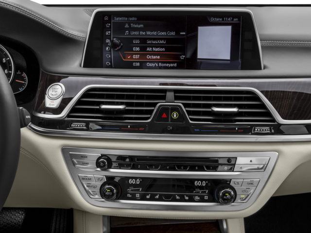 2016 Bmw 750i xDrive Sedan photo 3