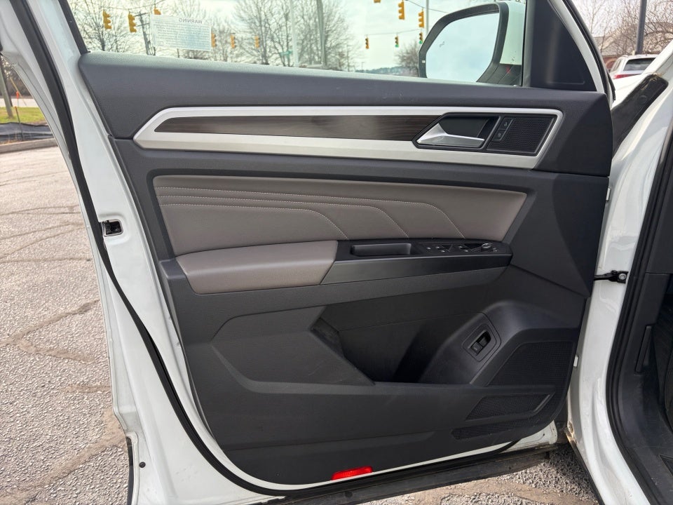 2021 Volkswagen Atlas 3.6L V6 SE w/Technology