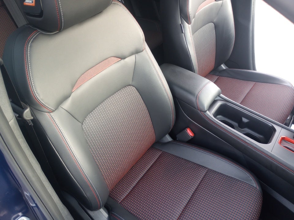 2025 Nissan Kicks SR FWD