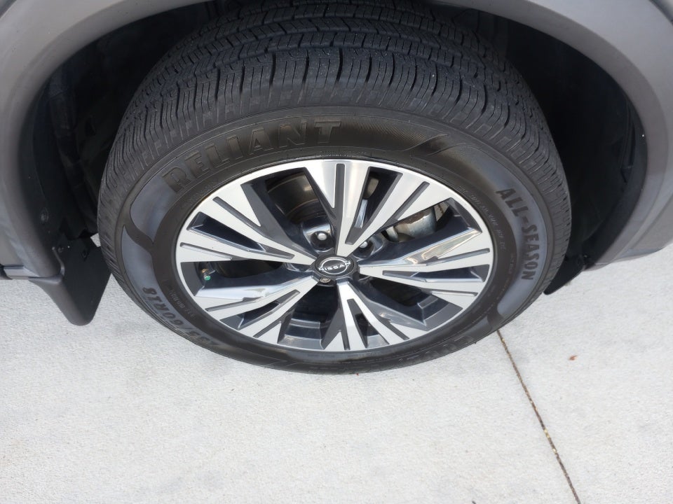 2023 Nissan Rogue SV FWD