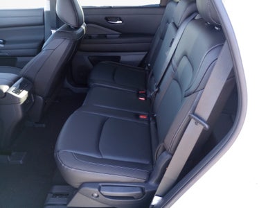 2023 Nissan Pathfinder SL 4WD