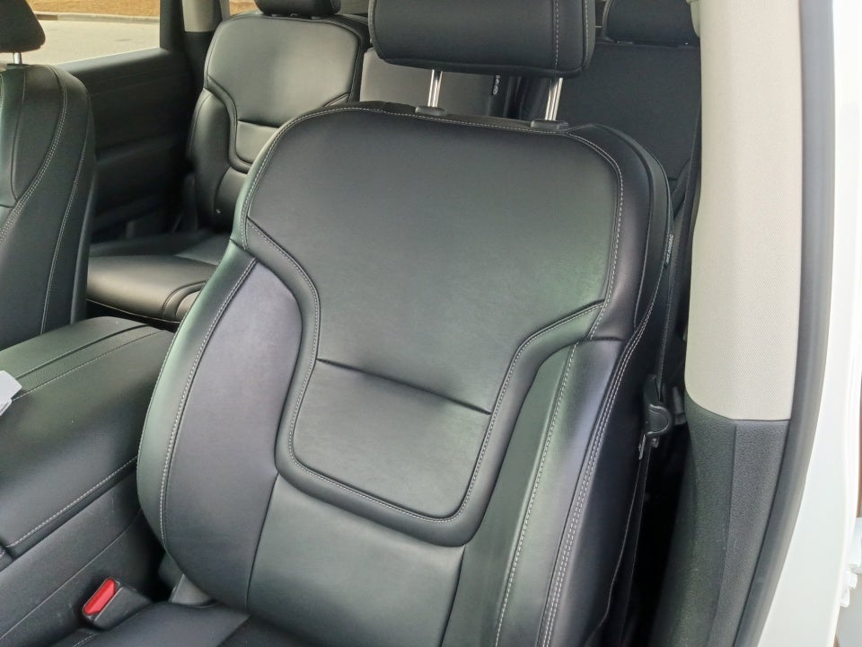 2025 Nissan Armada SV