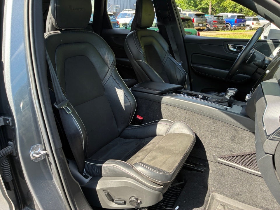 2019 Volvo XC60 R-Design