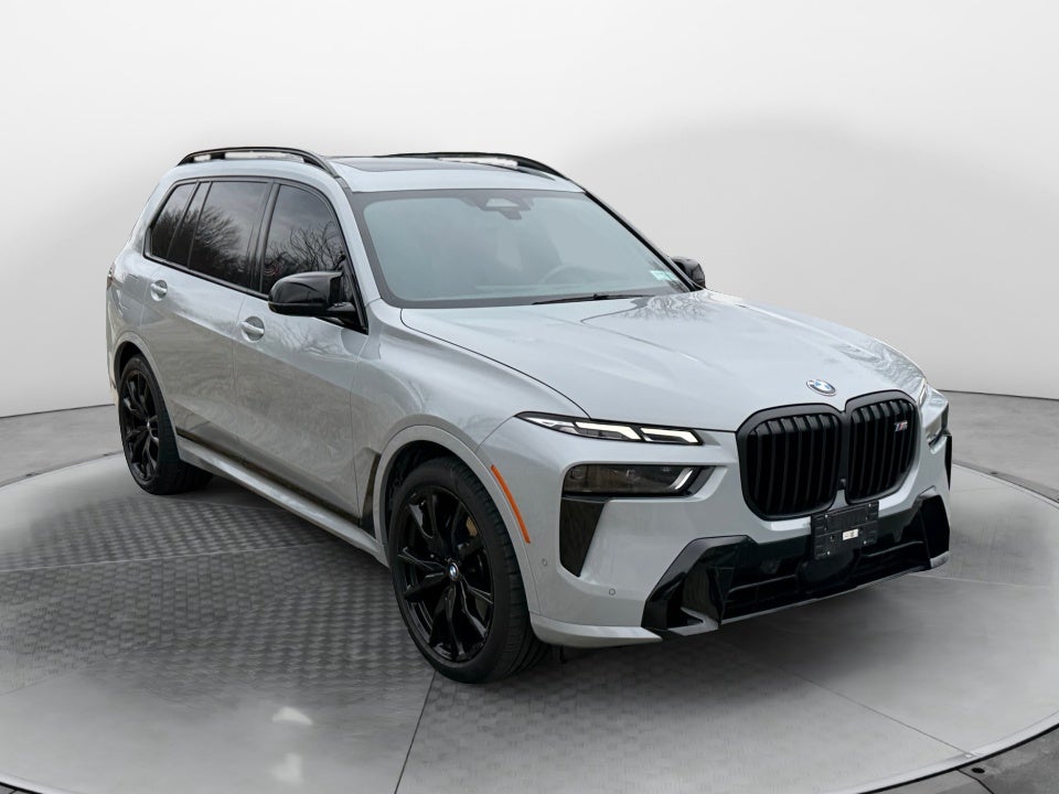 2023 BMW X7 M60i