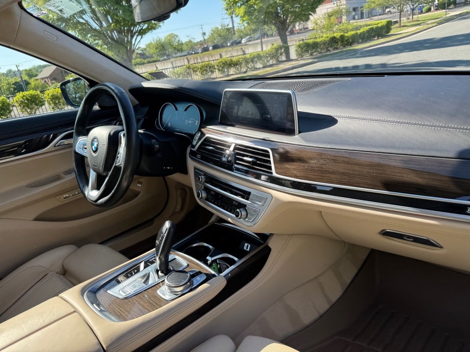 2016 BMW 750i xDrive