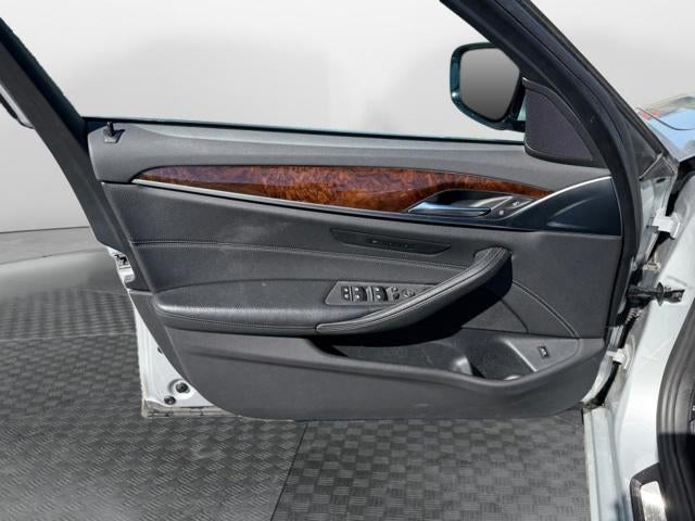 2017 BMW 540i 540i