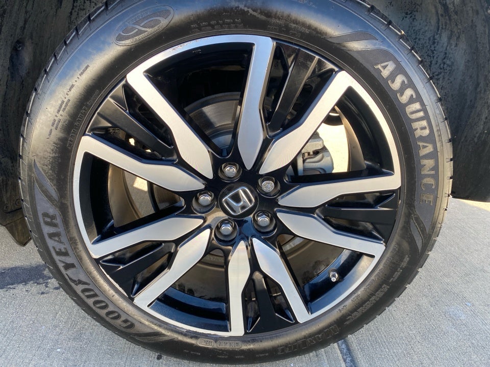 2020 Honda Pilot AWD Touring 8 Passenger