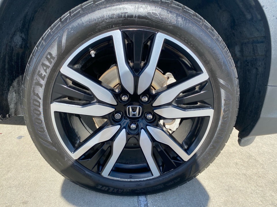 2020 Honda Pilot AWD Touring 8 Passenger