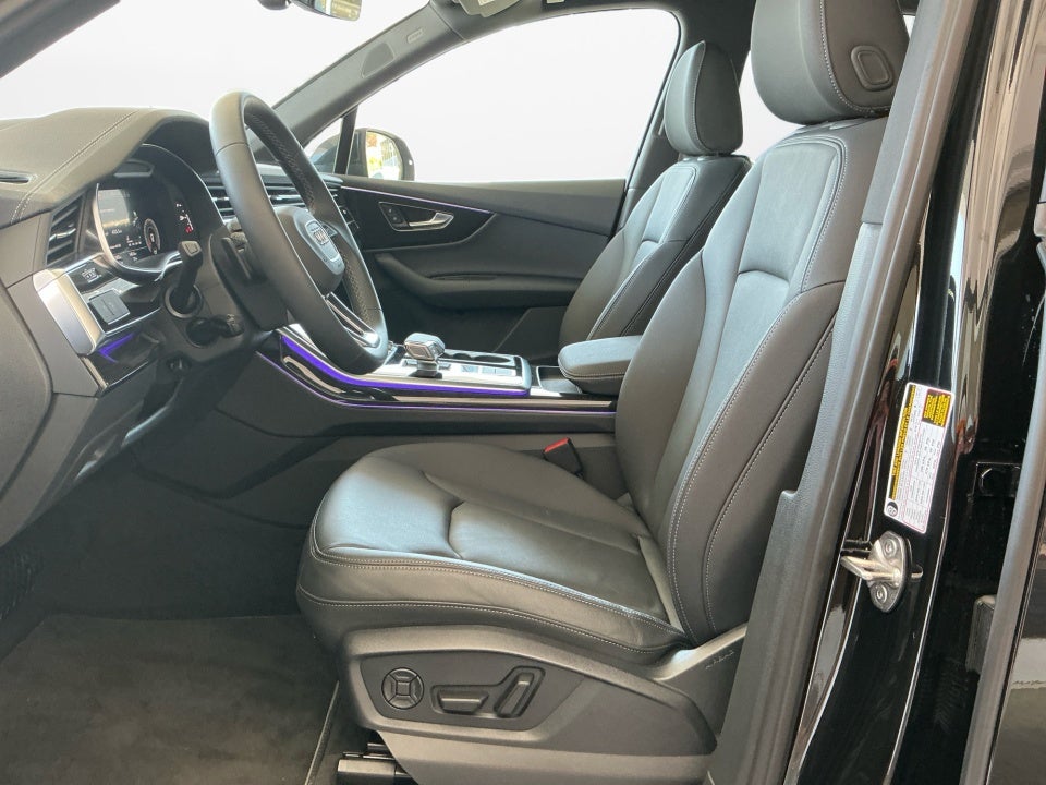 2025 Audi Q7 Premium 45 TFSI quattro Tiptronic