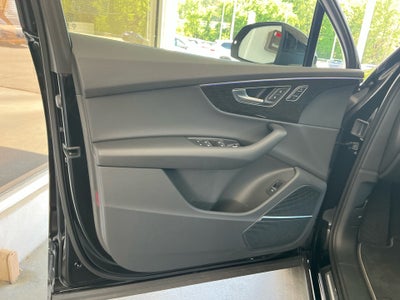 2025 Audi Q7 Premium 45 TFSI quattro Tiptronic