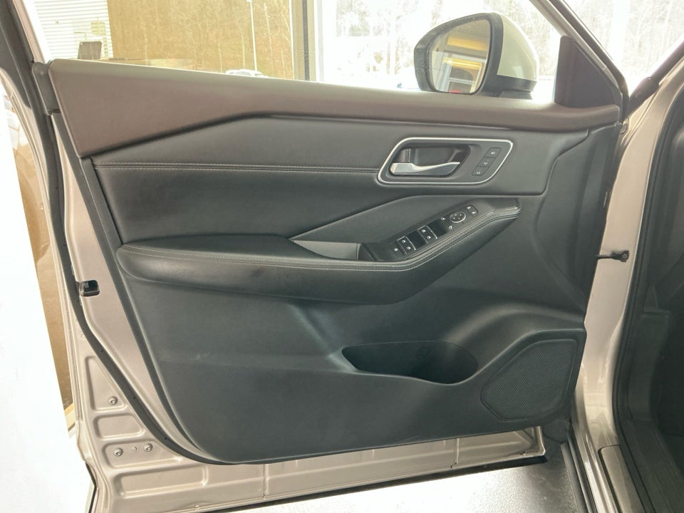 2021 Nissan Rogue Platinum FWD