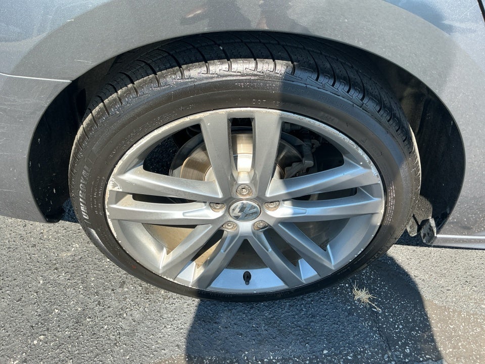 2017 Volkswagen Passat 1.8T R-Line