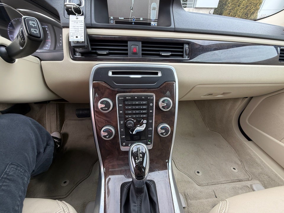 2016 Volvo XC70 T5 Drive-E Premier