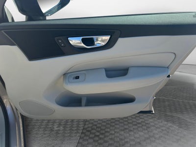 2024 Volvo XC60 Plus Dark Theme