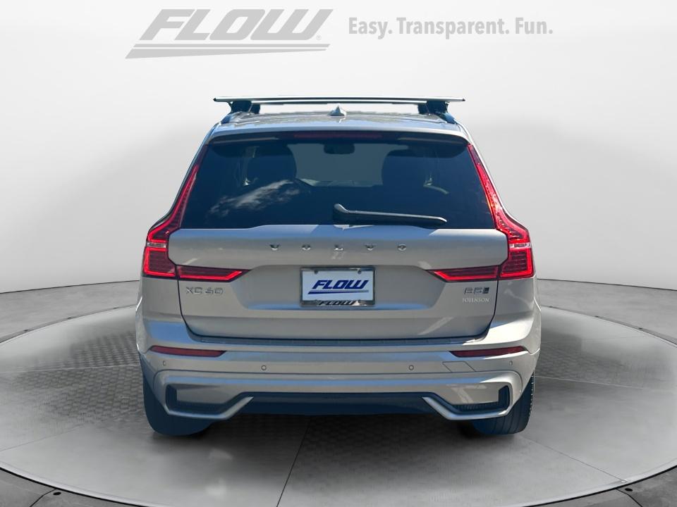 2024 Volvo XC60 Plus Dark Theme