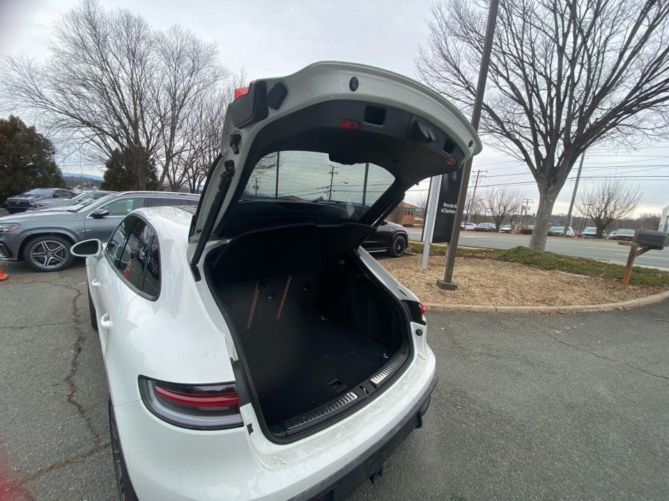 2023 Porsche Macan Base