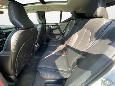 2024 Volvo XC40 B5 Ultimate Bright Theme