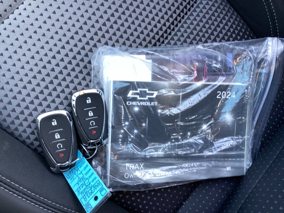 2024 Chevrolet Trax FWD LT