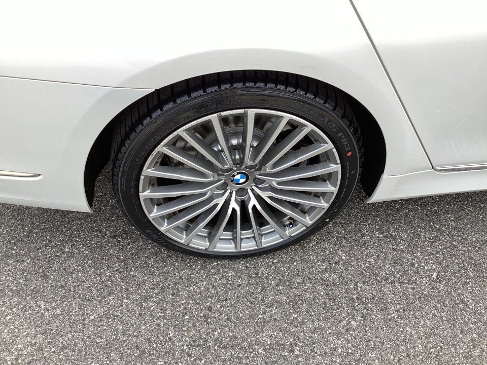 2021 BMW 750i xDrive