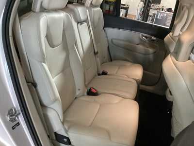 2020 Volvo XC90 Momentum