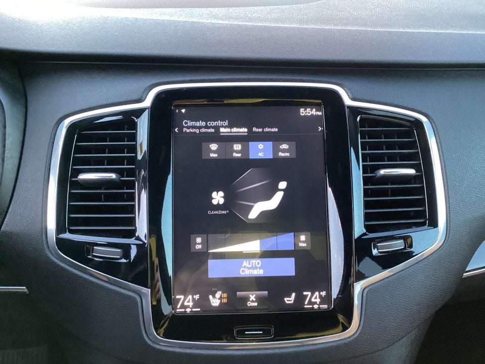 2018 Volvo XC90 T6 Momentum