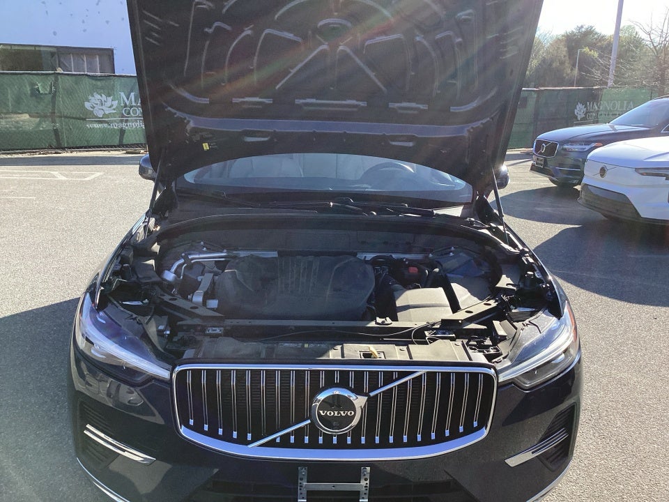 2023 Volvo XC60 B5 Plus Bright Theme