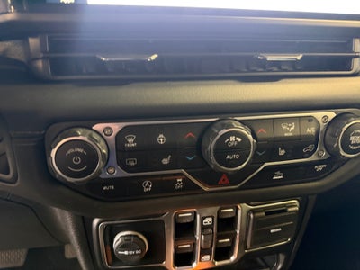 2024 Jeep Wrangler 4-Door Sahara 4x4