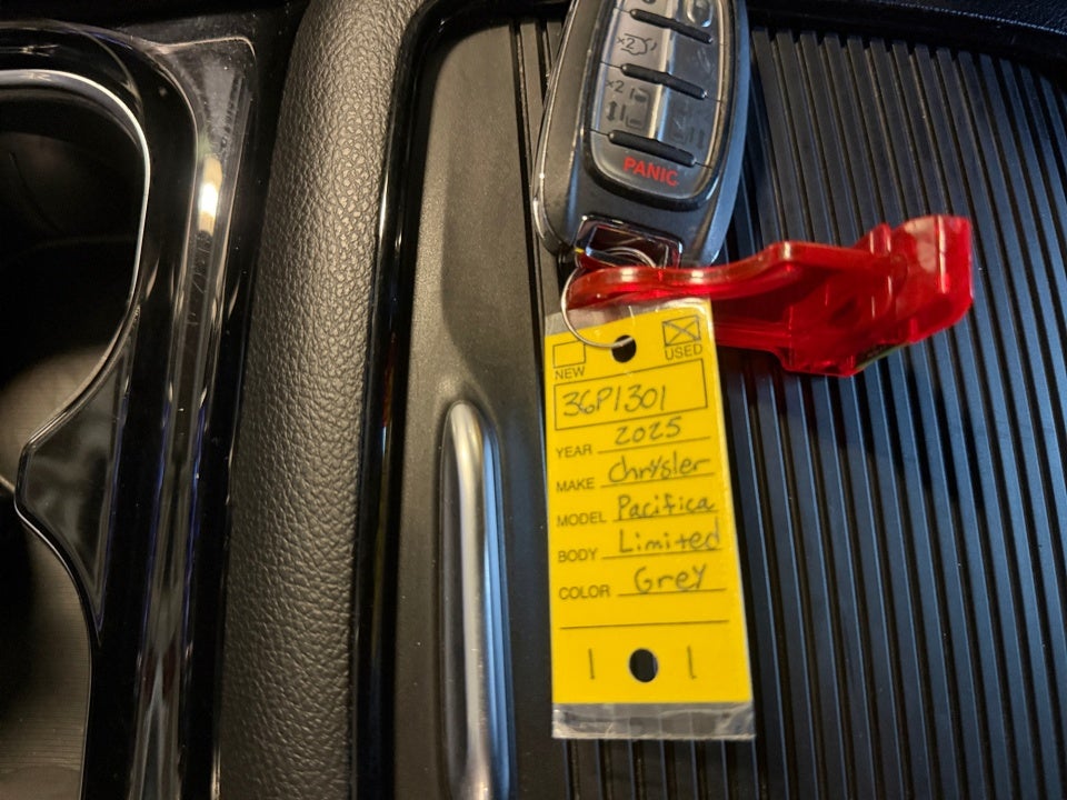 2025 Chrysler Pacifica Limited
