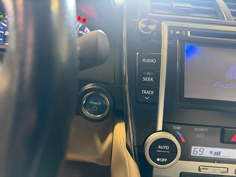 2013 Toyota Camry Hybrid XLE