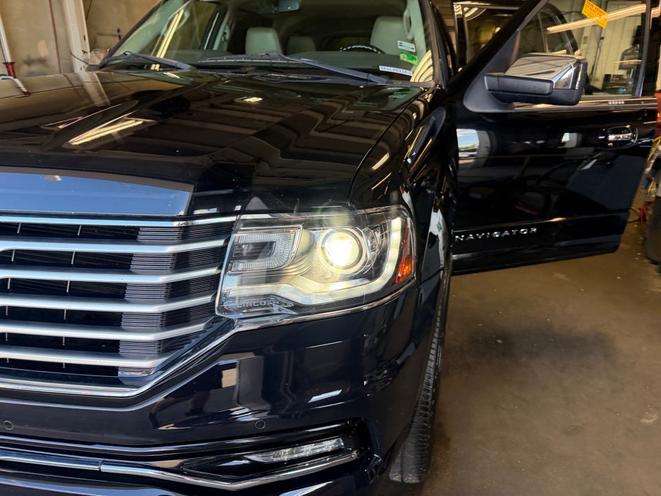 2017 Lincoln Navigator Select