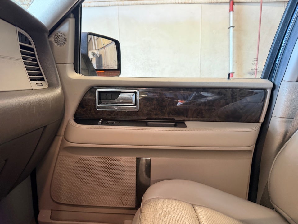 2017 Lincoln Navigator Select