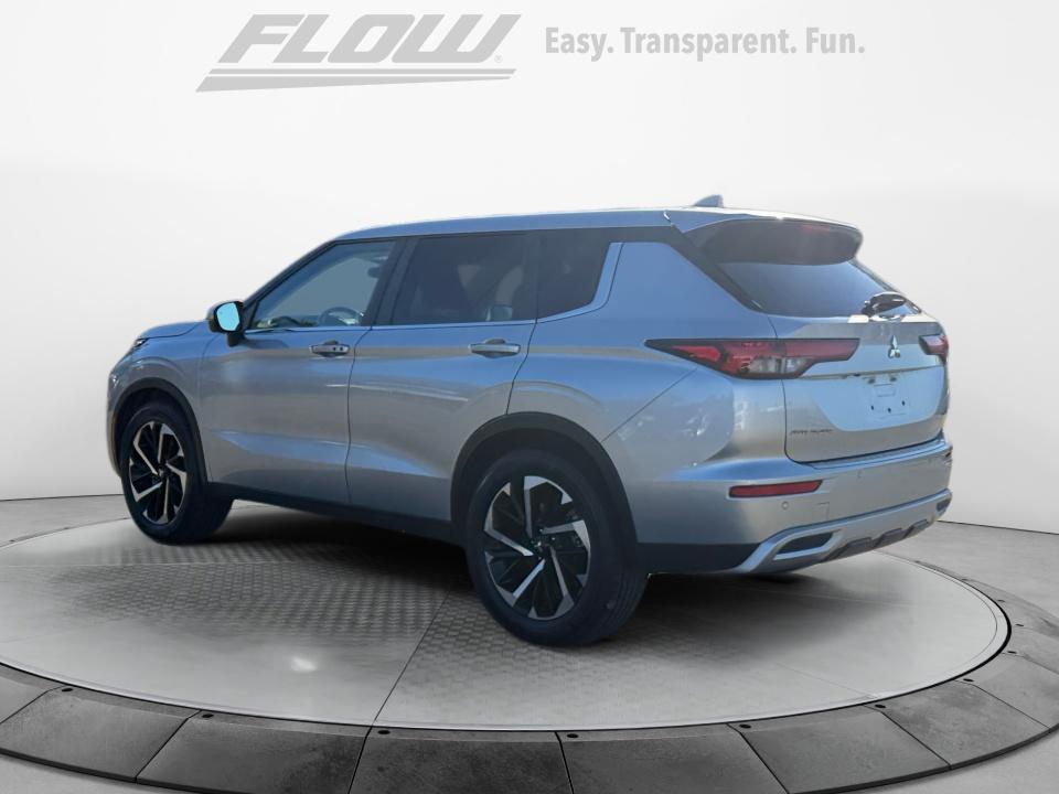 2022 Mitsubishi Outlander SE