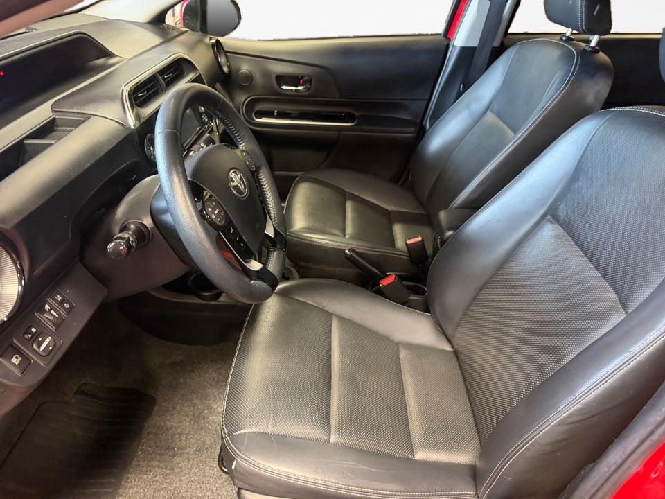 2018 Toyota Prius c Four