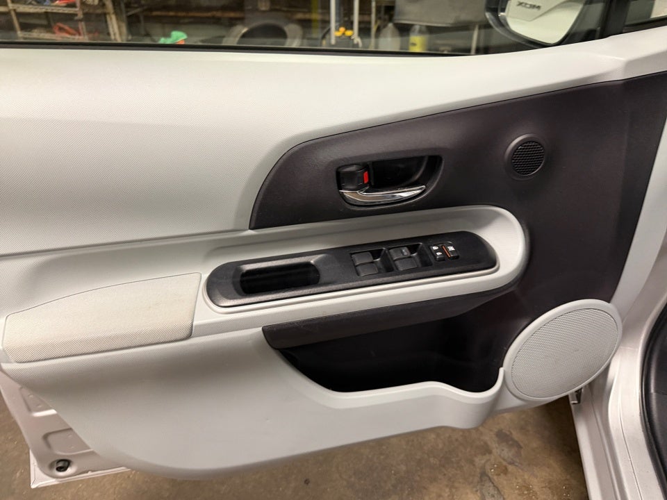 2014 Toyota Prius c Three