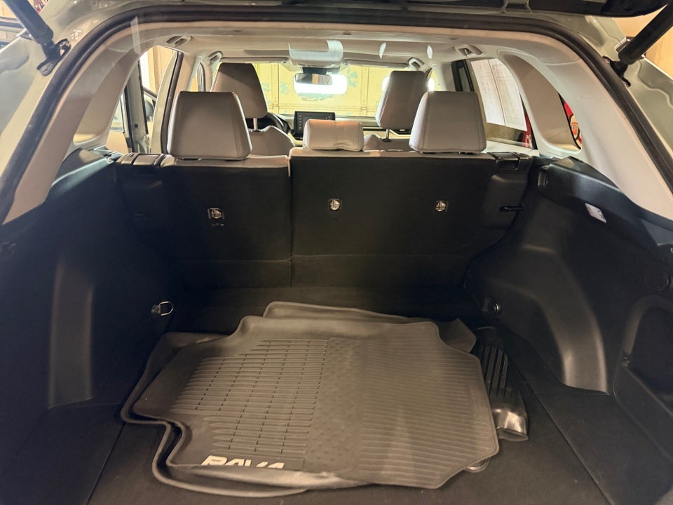 2021 Toyota RAV4 Hybrid XLE Premium