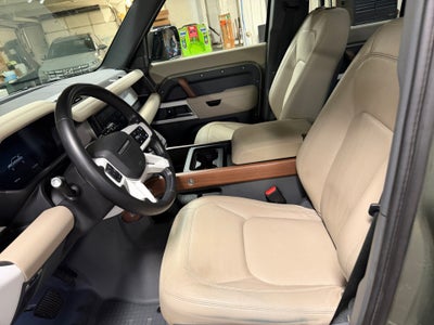 2024 Land Rover Defender 110 P400 S