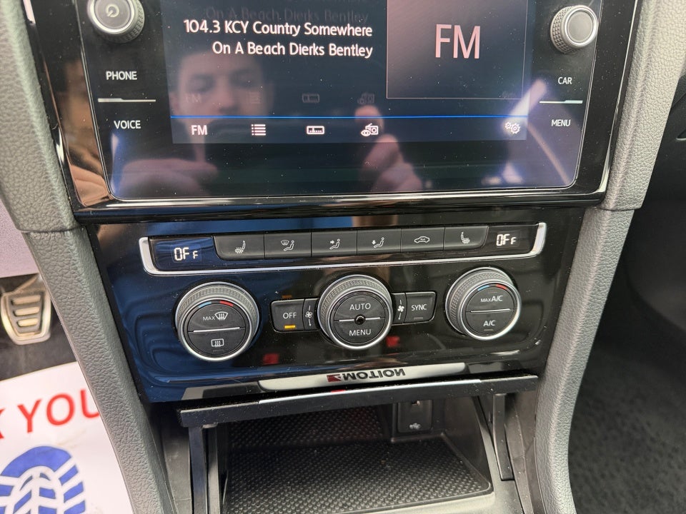 2019 Volkswagen Golf R 2.0T w/DCC & Navigation