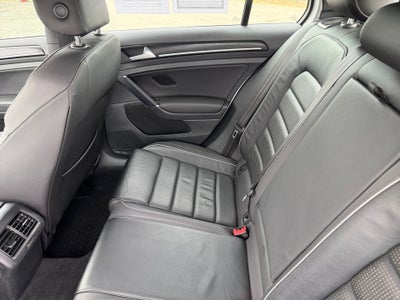 2019 Volkswagen Golf R 2.0T w/DCC & Navigation