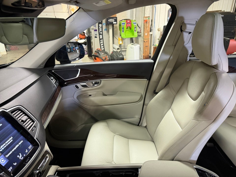 2019 Volvo XC90 T6 Momentum