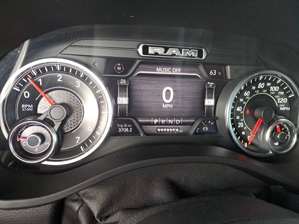 2020 RAM 1500 Laramie Crew Cab 4x4 6'4" Box