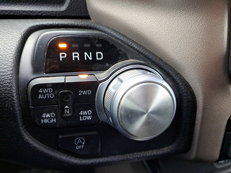 2020 RAM 1500 Laramie Crew Cab 4x4 6'4" Box