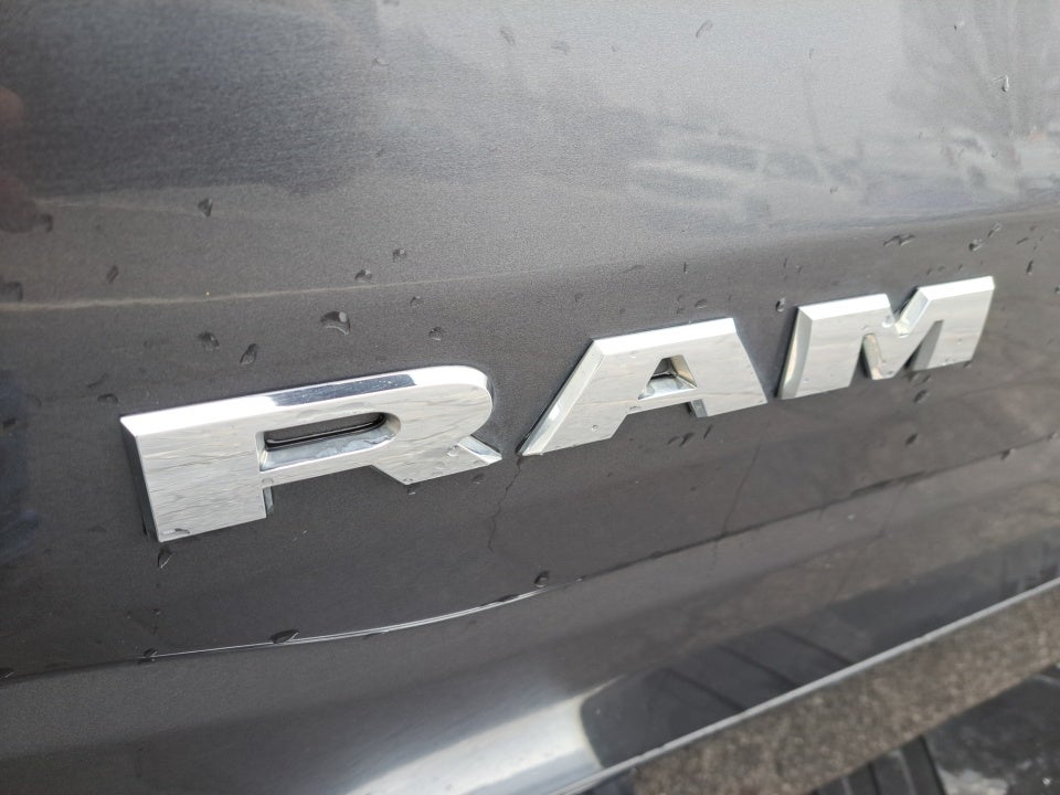 2020 RAM 1500 Laramie Crew Cab 4x4 6'4" Box