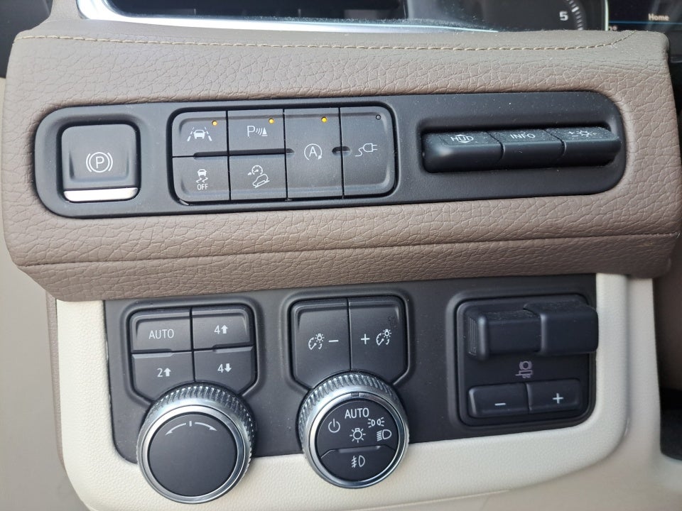 2021 GMC Yukon 4WD Denali