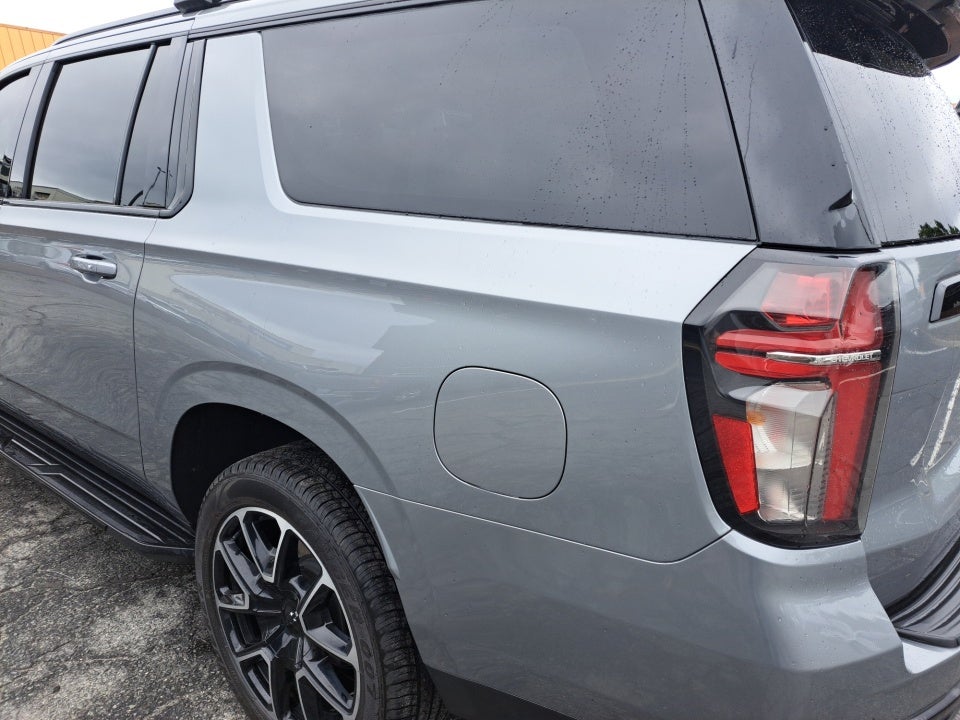 2023 Chevrolet Suburban 4WD RST