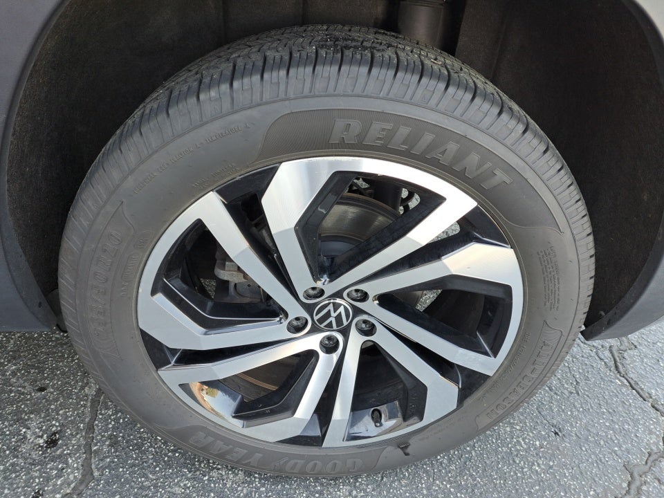 2020 Volkswagen Atlas Cross Sport 3.6L V6 SEL R-Line