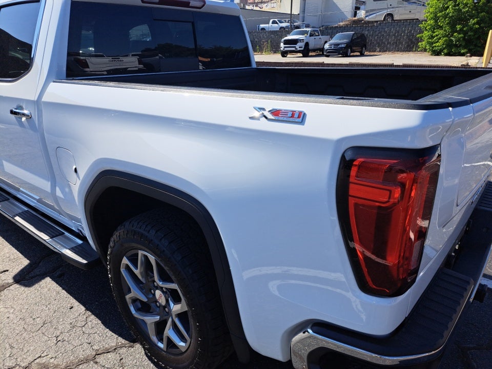 2023 GMC Sierra 1500 4WD Crew Cab Short Box SLT