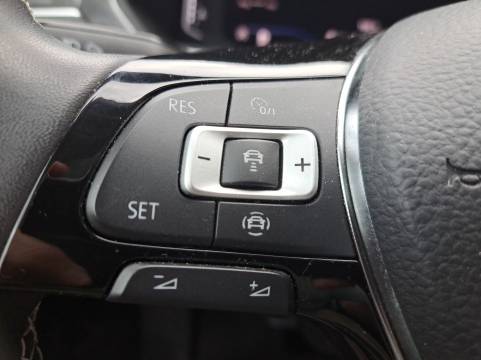 2021 Volkswagen Tiguan 2.0T SEL