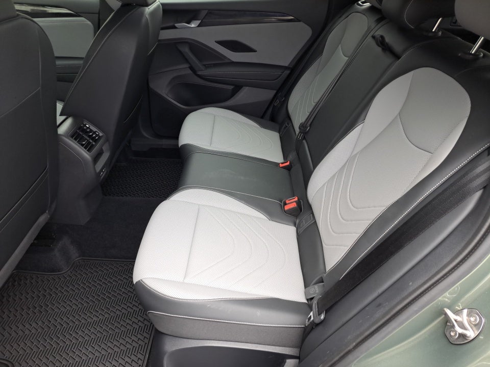 2025 Volkswagen Tiguan SE R-Line Black