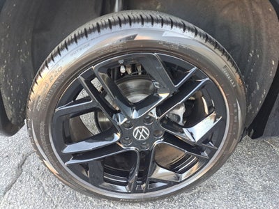 2025 Volkswagen Tiguan SE R-Line Black